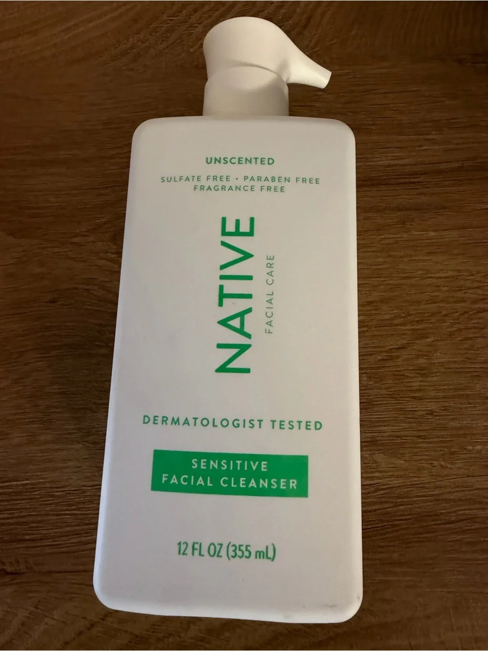 Native Sensitive Facial Cleanser - White/Green